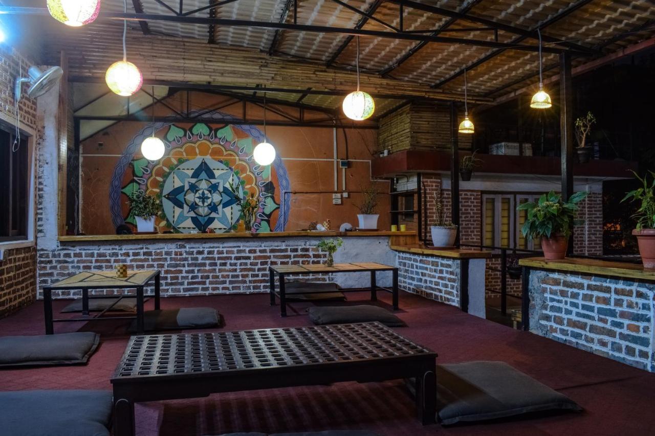 Happy Donkey Hostel Катманду Екстер'єр фото