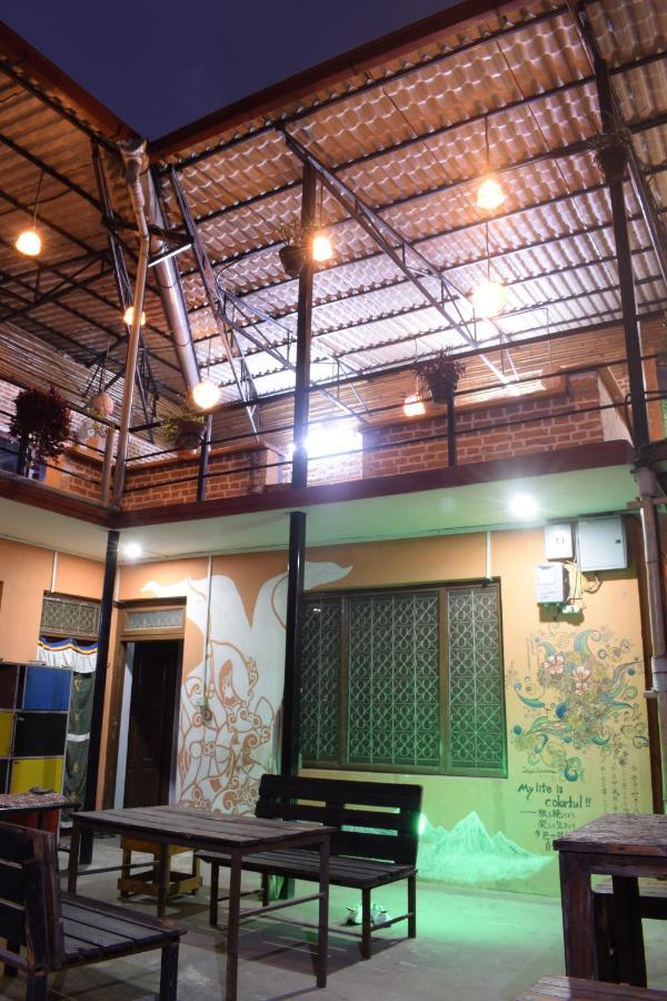 Happy Donkey Hostel Катманду Екстер'єр фото