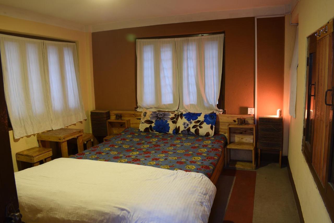 Happy Donkey Hostel Катманду Екстер'єр фото