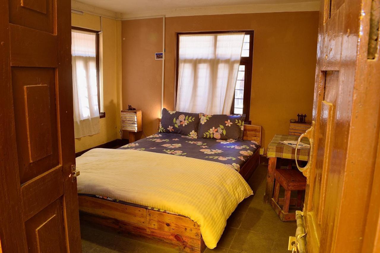 Happy Donkey Hostel Катманду Екстер'єр фото