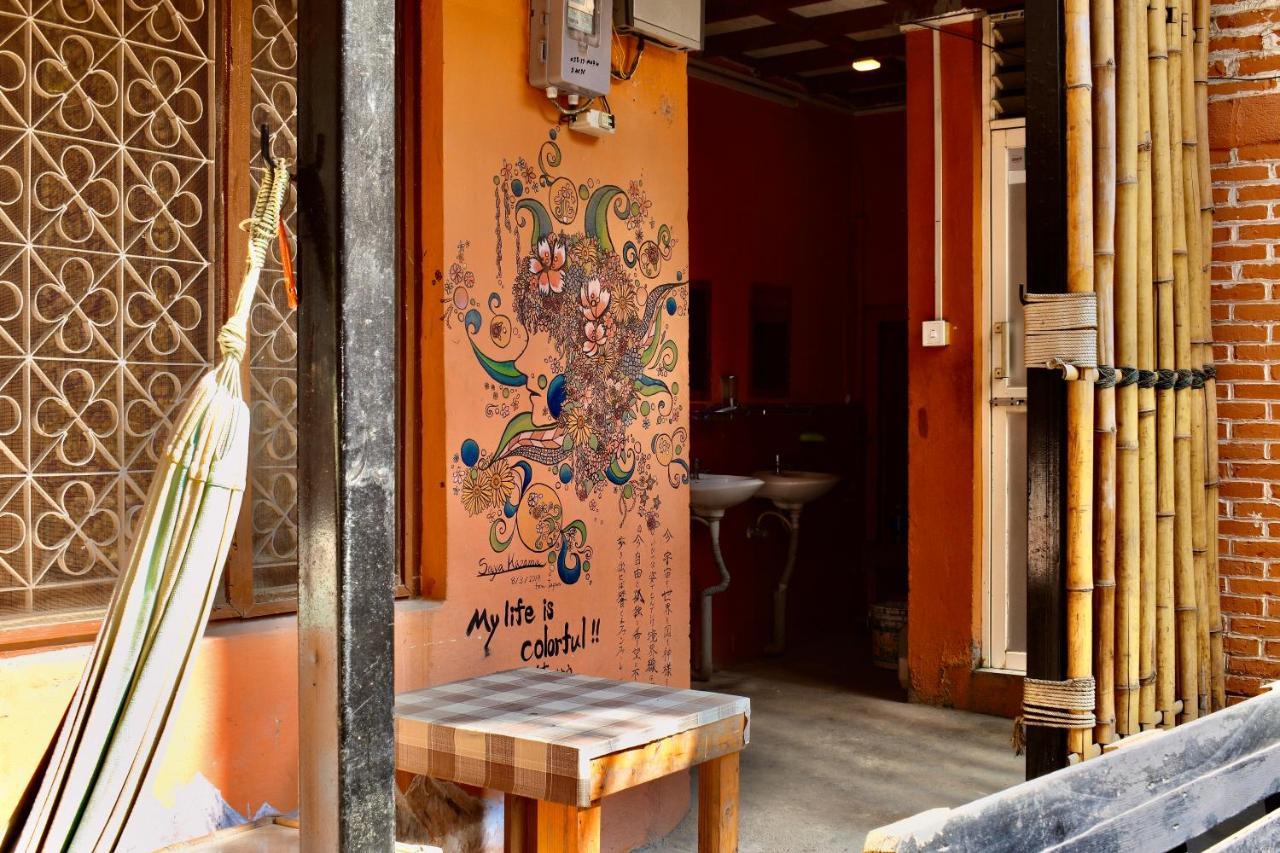Happy Donkey Hostel Катманду Екстер'єр фото