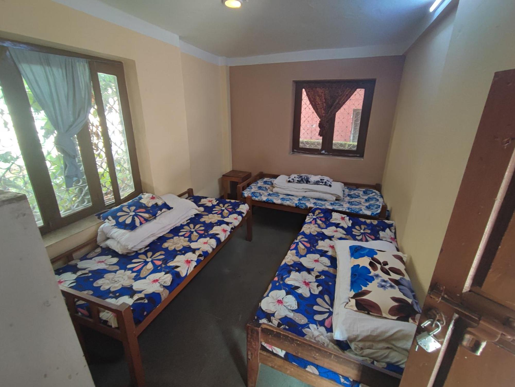 Happy Donkey Hostel Катманду Екстер'єр фото